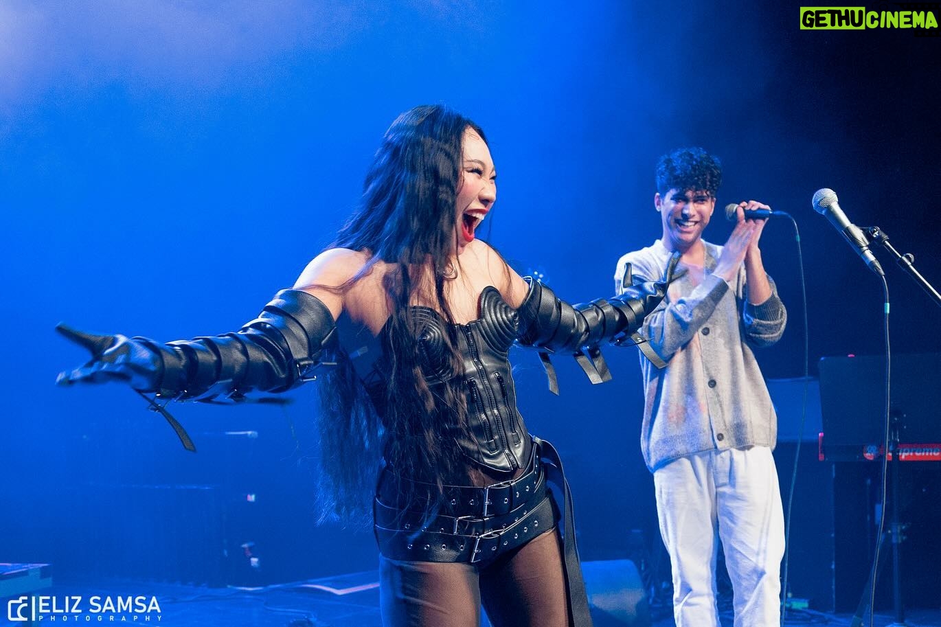 Yang Ge Instagram - I forgot thank @belumaoficial 🥹❤️ and forgot thank my dear audiences ❤️🔥🫶🙏 thank you for coming to support me Love you all !!! Photo by @eliz_samsa