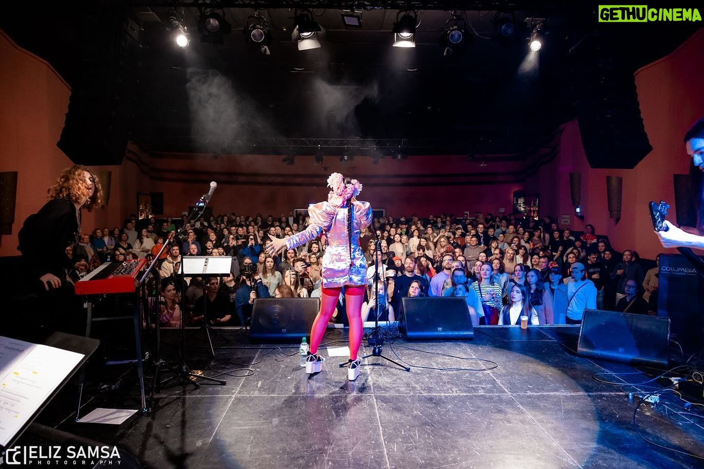 Yang Ge Instagram - I forgot thank @belumaoficial 🥹❤️ and forgot thank my dear audiences ❤️🔥🫶🙏 thank you for coming to support me Love you all !!! Photo by @eliz_samsa