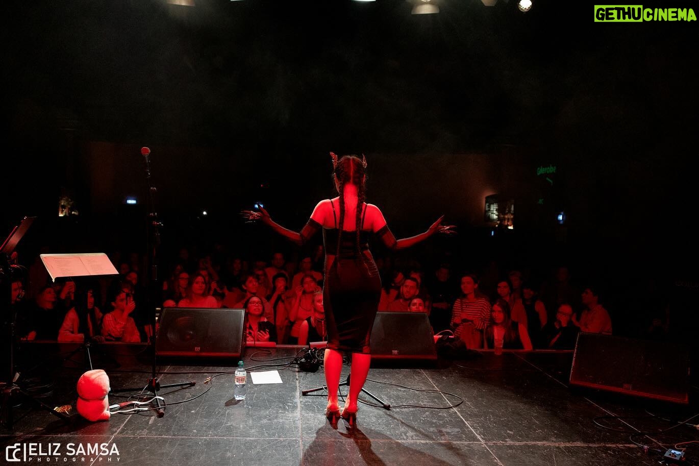 Yang Ge Instagram - I forgot thank @belumaoficial 🥹❤️ and forgot thank my dear audiences ❤️🔥🫶🙏 thank you for coming to support me Love you all !!! Photo by @eliz_samsa