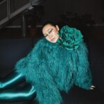 Yang Ge Instagram – Producer Asel Suluu @asel_mamytbaeva 
Style: 
Aleksandra Chumachenko @shura_delo_govorit
Nadezhda Weiland @nadezhda_weiland

MUA & hair: Veronika Könitzer @kvamakeup
Photographer: Alexandra & Victor Richter @a.richter.ph