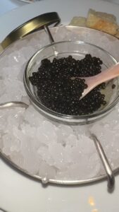 Yang Ge Instagram - #жрусянгэ My favorite food(Chinese food not included): Black Caviar💎. Oysters 🦪 spaghetti Vongole 🍝 sushi without rice 🍣 Vitello tonato 🥩 Bellini 🥂 watermelon 🍉olives 🫒