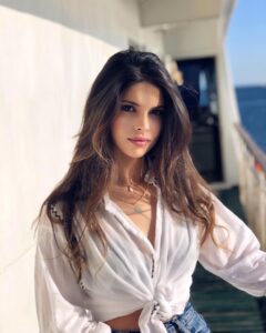Actress Yaprak Durmaz HD Photos and Wallpapers August 2024