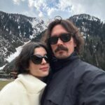 Yaprak Medine Instagram - Güzel sevgilim.Seni,seninle olmayı,ruhunu,kalbini,zihnini,gücünü,sana dair olan her şeyi çok seviyorum.Bütün hayatlarımı seninle yaşamayı dilerim🙏🏻 İyi ki.❤️Varlığınla yeşerttiğin nice aşkların,dostlukların,işlerin,sağlığın olsun.Nice senelere 🌹🫂
