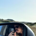 Yaprak Medine Instagram - Güzel sevgilim.Seni,seninle olmayı,ruhunu,kalbini,zihnini,gücünü,sana dair olan her şeyi çok seviyorum.Bütün hayatlarımı seninle yaşamayı dilerim🙏🏻 İyi ki.❤️Varlığınla yeşerttiğin nice aşkların,dostlukların,işlerin,sağlığın olsun.Nice senelere 🌹🫂