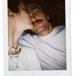Yaprak Medine Instagram - Güzel sevgilim.Seni,seninle olmayı,ruhunu,kalbini,zihnini,gücünü,sana dair olan her şeyi çok seviyorum.Bütün hayatlarımı seninle yaşamayı dilerim🙏🏻 İyi ki.❤️Varlığınla yeşerttiğin nice aşkların,dostlukların,işlerin,sağlığın olsun.Nice senelere 🌹🫂