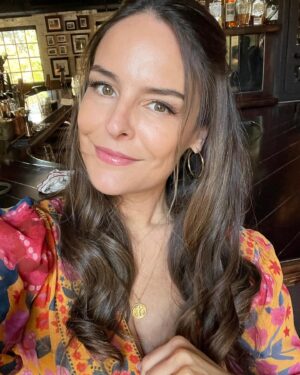 Yara Martinez Instagram - Had a blast guest starring on a new episode of #TrueLies! with @stevehowey @gingerthejester @carloslealartist Watch it this Wednesday at 10/9c on @CBSTV and @ParamountPlus! @TrueLiesCBS