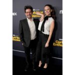 Yara Martinez Instagram - Had so much fun trying to figure out what do do with my hands at the @curbyourenthusiasm premiere Make up by 💞 @gameoverjen