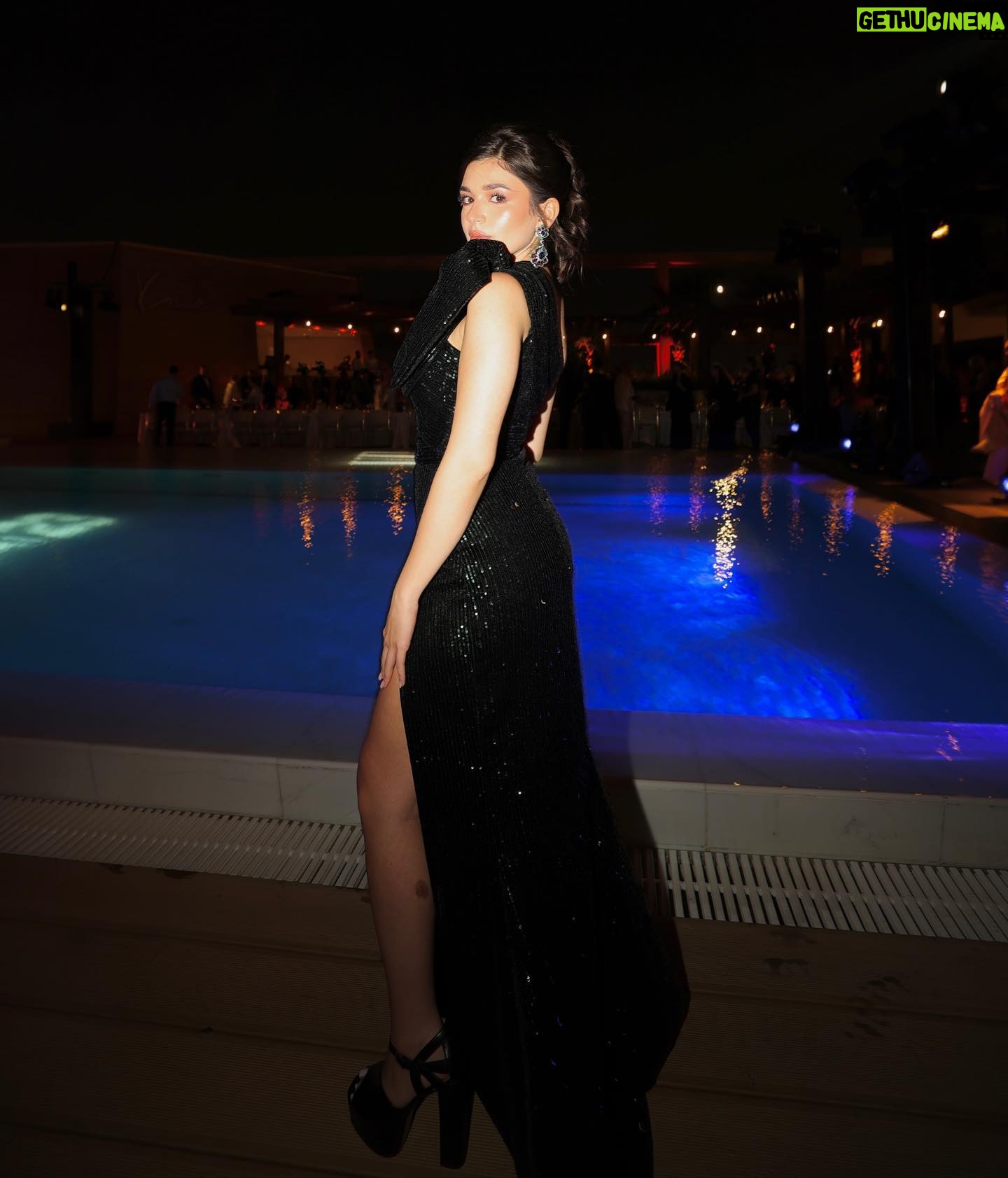 Yara Mustafa - 29.1K Likes - Thank you for having me!! A wonderful night celebrating women in cinema @redseafilm π€
Styled by: @cedrichaddad
Dress: @eliesaabworld
Jewelry: @chopard