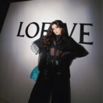 Yara Mustafa Instagram - thank you for having me 🖤@loewe #loewe