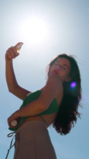 Yara Mustafa Instagram - Beyond excited to share that I’m the face of one of my favorite brands @soldejaneiro and we’re kicking it off with the mist campaign!! 

If you know me you know I’m always wearing Cheirosa 62 and you can try it along with the rest exclusively at @sephoramiddleeast 💛💛💛