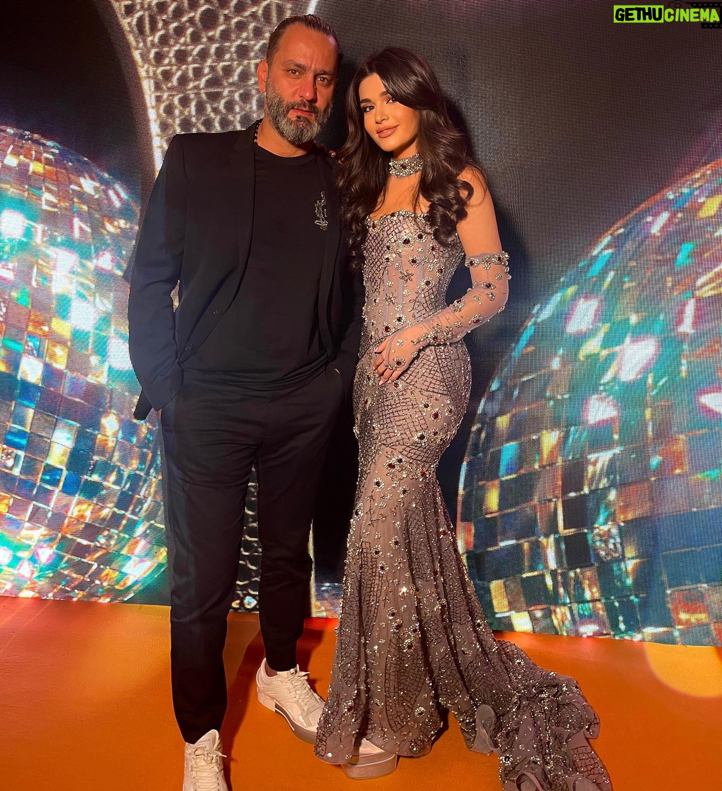 Yara Mustafa - 37.8K Likes - Some special moments from a very special night! Thank you @voguearabia @mrarnaut for bringing us together for a beautiful night of celebration! #vogueballofarabia π€
An even bigger thank you to @jad.toghuj and @nour_muhtaseb for custom making this gown in 3 days and bringing this vision to life. Truly a dream team!