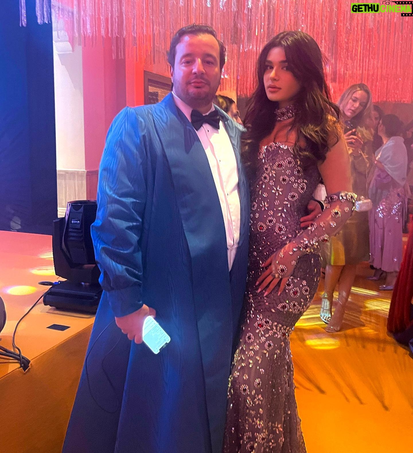 Yara Mustafa - 37.8K Likes - Some special moments from a very special night! Thank you @voguearabia @mrarnaut for bringing us together for a beautiful night of celebration! #vogueballofarabia π€
An even bigger thank you to @jad.toghuj and @nour_muhtaseb for custom making this gown in 3 days and bringing this vision to life. Truly a dream team!