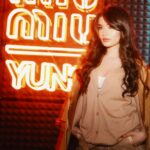 Yara Mustafa Instagram - all glammed up for @miumiu x @thisisyungmea special thank u to the best team evaaaa ❤️‍🔥 @humanagementme @lea.khneisser @rolabaghdadi @hairbynawaf