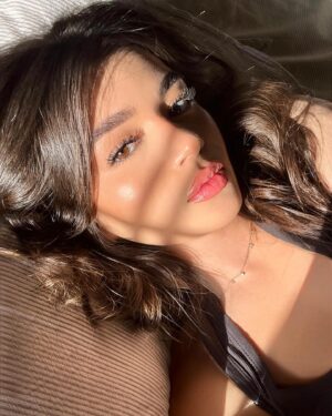 Yara Mustafa Instagram - sun’s out