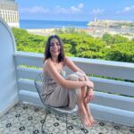 Yare Santana Instagram - la última es mi favorita :) PD: encuentra a la señora en el arbusto… #felizsábado #smile #nofilter #momentospararecordar #casa #reír #agradecer #gracias