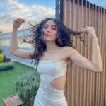 Yare Santana Instagram - ✿𝒮𝓊𝓃𝓈𝑒𝓉✿ • • • #blue #rizos #luz #lavanda #roof #sunset
