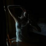 Yare Santana Instagram - ɱıཞཞơཞ • • • • #luz #oscuridad #sombras #sábanasblancas #room #lacasadelamarquesahotel #querétaro