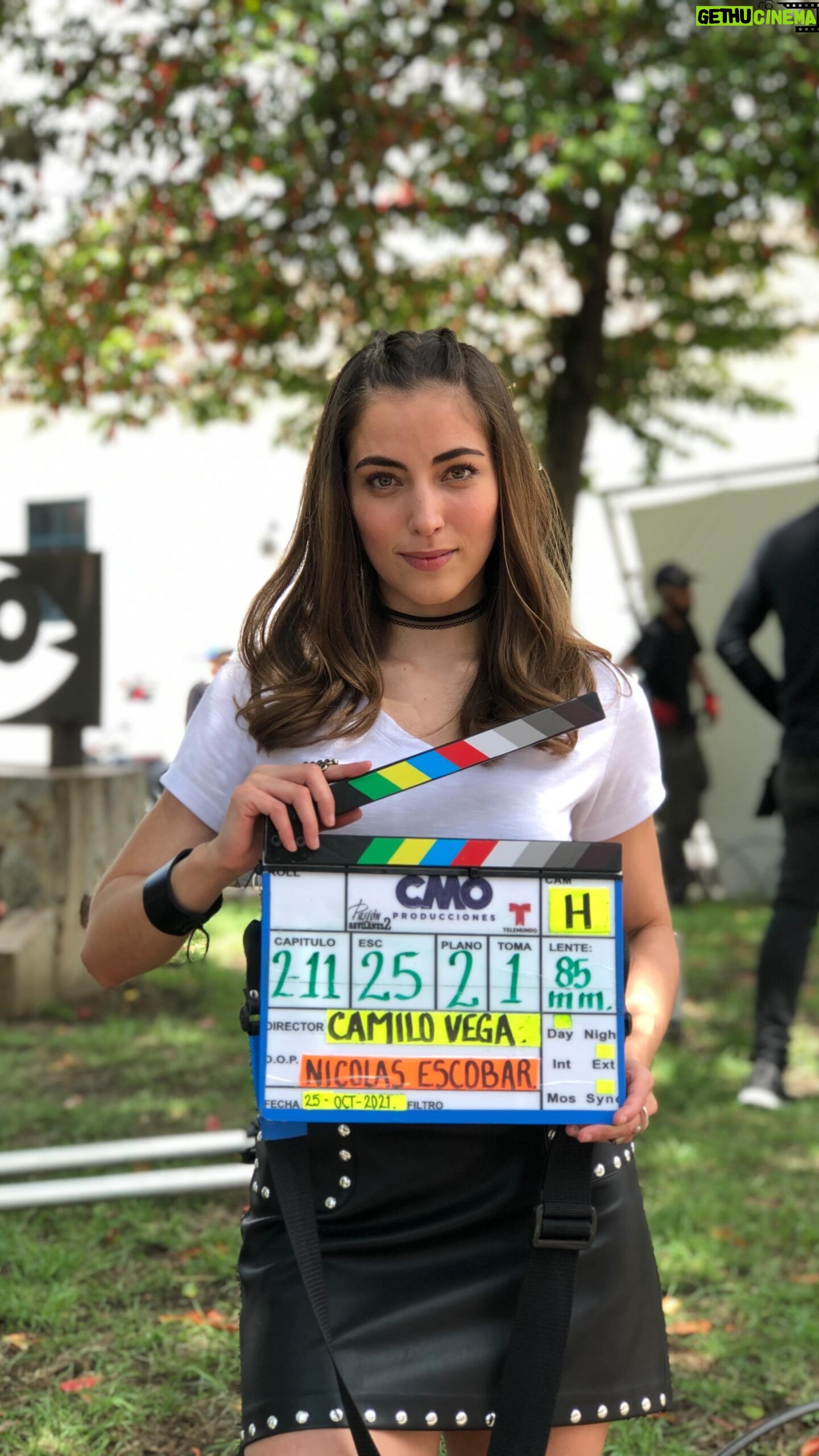 Yare Santana Instagram - Porque ustedes lo pidieron aquí les dejo fotos y videos que no había compartido de “Pasión de Gavilanes 2” 😊🫶 gracias a todos por el cariño incondicional🙏 #pasiondegavilanes2