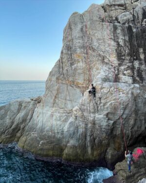 Yarinda Bunnag Instagram - Big day climbing on an awesome rock by the ocean.