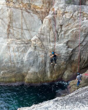 Yarinda Bunnag Instagram - Big day climbing on an awesome rock by the ocean.
