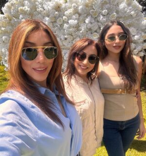 Yasemin Yalçın Instagram - Kızlarımla çok güzel bir gün 💐♥️♥️