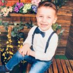 Yasemin Hadivent Instagram - Can’iko, Tanımanı istediğim yazarlardan Cengiz Aytmatov’un, bizim gibi acının içinden geçmiş, yüreğimize ses olan bir bilge kalemin, “insan her şeyi anlatamaz, zaten kelimeler her şeyi anlatmaya yetmez. “ dediği bir hal içinde kutluyoruz doğduğun günü. Varlığına şükür ve teşekkürle güzel yavrum. Adın gibi, öz ve kuvvetsin, neşe ve hayatsın. En çok da annene. Küçüğüme. Melisa’cığımızın koruyup kolladığı biricik kardeşi sen, benim sevimli yavrum, melek ablandan bize yadigarsın. Dilerim hayat, güzel gözlerine hiç gölge düşürmesin inşallah. Yüzünden gülümsemen eksik olmasın. Kendi özünle, bildiğin gibi yarat renklerini, söyle içinin şarkısını ve sevdiğin gibi hep dans et. İyi ki doğdun Can. İyi ki varsın yavrum. Doğum günün kutlu olsun; farkında, duyarlı, neşeli ve sevgi dolu Can’ım. ( Allah tüm evlatlarımızı korusun, iyilerle karşılaştırsın. ) #23Haziran 🌻