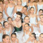 Yasemin Hadivent Instagram - “Her çiçeğin kar altından güneşe giden masalında Yaşamak yeniden tazelenir, yeniden anlamlanır Işığa uzanırken kardelen kış rüyasından Ümidin mucizesiyle sevince uyanır” #Kardelen #kardelenleraçınca 🕊 #sezenaksu 🎶