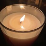 Yasemin Hadivent Instagram - Bir gün ona, büyüyünce ne olmak istiyorsun diye sormuştum. O da bana kelebek olmak istediğini söylemişti. Rengarenk bir kelebek… Büyüdü bebek. Kozasından sıyrıldı. Kanatlandı uçtu sonsuzluğa. İşte o uçuş, yaktı içimizi.