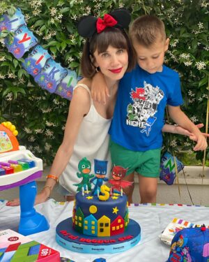 Yasemin Hadivent Instagram - Teyzeniz olmak adın gibi kuvvet ve diriliktir bana. 

Dilerim hep gönlünce, güzelliklerle ve iyilerle büyü. 

İyi ki doğdun Can ♥️ ( Can’ikom ) 

🕊

-23 Haziran -