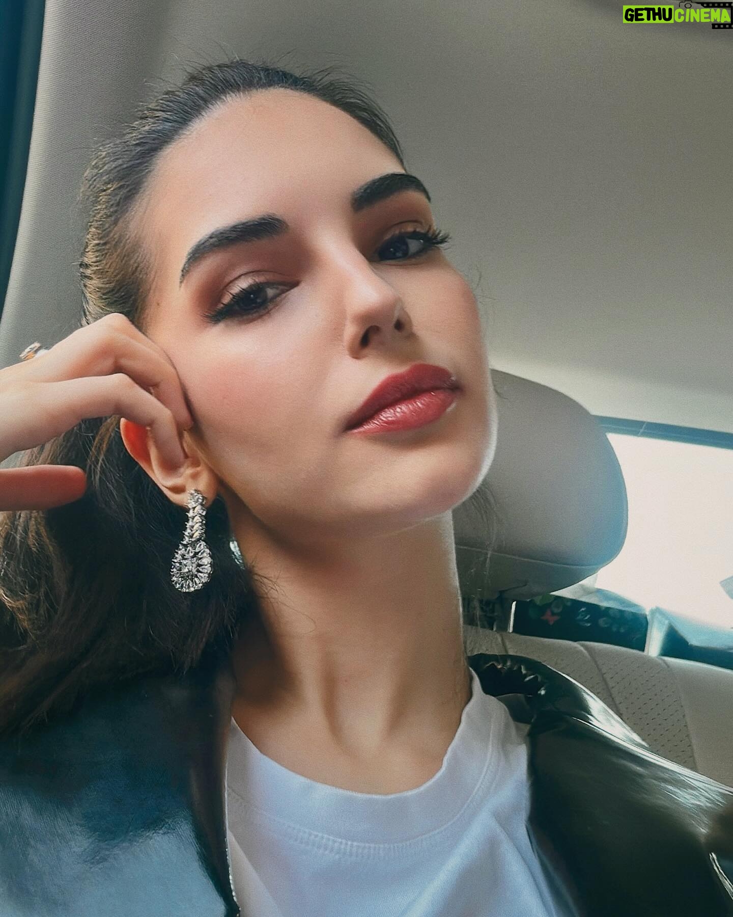 Yasemin Yazıcı Instagram - ne yazıyor acaba?