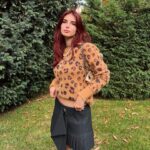 Yasemin Yazıcı Instagram – Bu Cadılar Bayramı lokale geliyon mu aşkısı? 🐆🎃