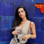 Yasemin Yazıcı Instagram - Tuna’nın suyu olaydın, Karaorman’dan geleydin, Karadeniz’e döküleydin, Mavileşeydin mavileşeydin mavileşeydin.. Nazım Hikmet Ran