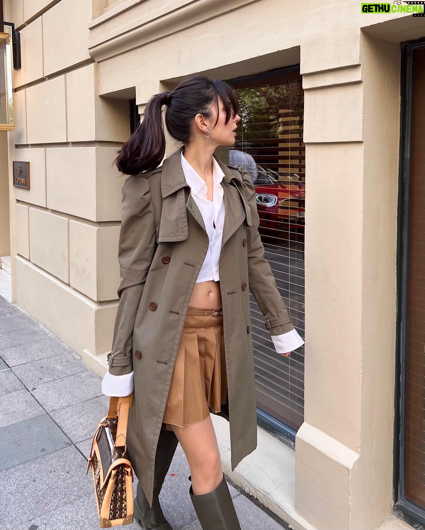 Yasemin Yazıcı Instagram - Petek Dinçöz - Foolish Casanova > Britney Spears - Baby One More Time