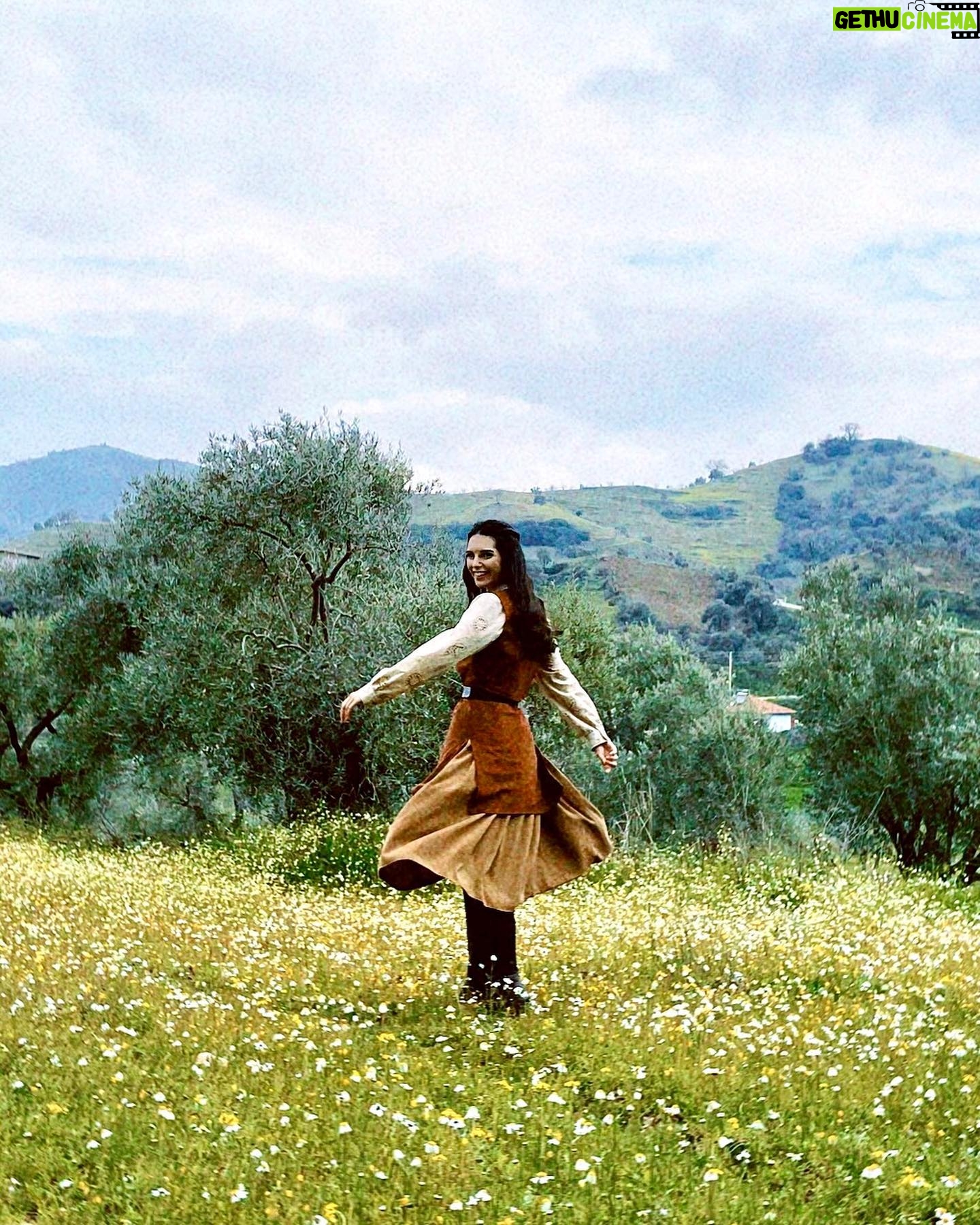 Yasemin Yazıcı Instagram - The hills are alive with the sound of music 🎶