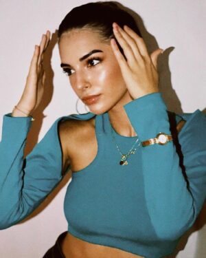 Yasemin Yazıcı Instagram - Bolero modanın soğanlı menemenidir. Bölücüdür. Change my mind.