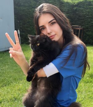 Yasemin Yazıcı Instagram - HER TÜRLÜ DERT DİNLENİR - 5 TL

Bu kız psikoloji yüksek lisansının ilk modülünü dereceyle bitirdi!!! 🎓✌🏼