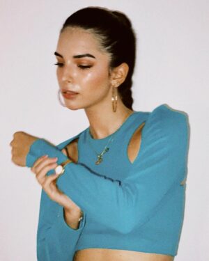 Yasemin Yazıcı Instagram - Bolero modanın soğanlı menemenidir. Bölücüdür. Change my mind.
