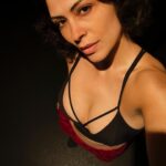 Yasmine Al Massri Instagram - Sometimes it’s Difficult to go Back to my discipline after months being on a set.. thankful for my body for its my temple and my playground.. also #ceasefirenow🇵🇸