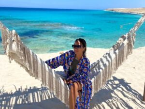 Yasmine Ghaith Instagram - One of the most beautiful beaches I've ever been to 💙

A mix of the beautiful Turquoise North coast water with the smoothest white sand, and the clarity of Mykonos beaches, along with the vibe of the south Spanish coast 💙 A mix from heaven only in @jefairatown

#WonderWomanAroundTheWorld #NorthCoast #Summer #Beach #Sun #Sand #Turquoise #CrystalClear