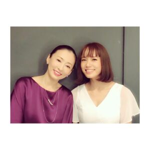 Yasuko Matsuyuki Instagram - そして春になった
新潟にて無事に閉幕
改めまして沢山のご来場
心から感謝致します
岩松さんの言葉と世界に存在した
喜びの時間でした
岩松さんありがとうございました✨
そしてソニンちゃんありがとう✨
とても豊かな時間でした
またいつかどこかで...
会える日があります様に
#そして春になった
#岩松了さん
#ソニンちゃん