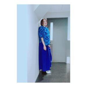 Yasuko Matsuyuki Instagram - ペンディングトレイン

ドラマコレクション2023

ケープ
@saphir__east

トップス
@estnation_jp

,スカート
@cfcl_official

ジュエリー
@official_mikimoto

シューズ
@manoloblahnik