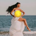Yaya DaCosta Instagram - Full Moon Blessings, everyone! Bênçãos da Lua Cheia a todos!