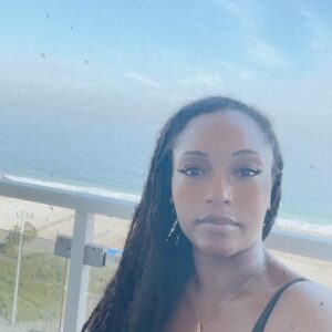 Yaya DaCosta Instagram - A bone to pick..
.
Querido Brazil,
Tenho tanto orgulho de ser descendente de um brasileiro.
É outra casa minha.
Mas às vezes não me sinto em casa… por causa do racismo.
O mundo inteiro sofre… mas faz sentido começar a conversa entre nossa próprias comunidades.
Vamos conversar?
…
Com todo amor 💛💚🇧🇷