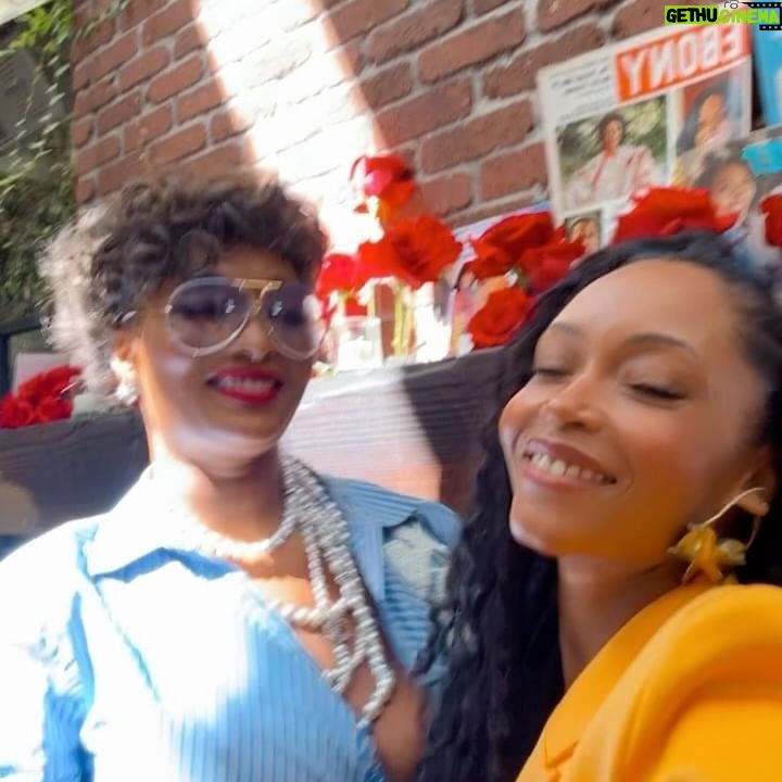 Yaya DaCosta Instagram - We love you, Pam Grier!!! And we appreciate you for paving the way and ensuring that our magazines had staying power at their beginnings and yours. . Thank you, @ebonymagazine and @legendarydamon for a gorgeous event with gorgeous roses and gorgeous human flowers in full bloom, all living in their purpose in different ways. Such a perfect way to spend a Tuesday afternoon on a full moon đđĽ°