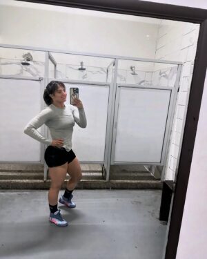 Yazmin Jauregui Instagram - Doing the work 🤍🙂‍↕️ thanks god🙏🏽