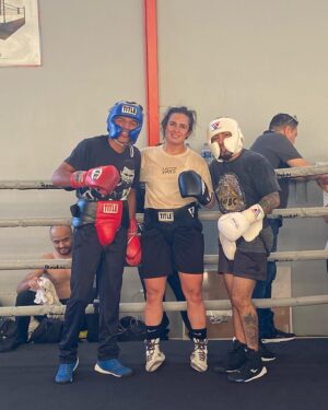 Yazmin Jauregui Instagram - Vieran que feliz me encuentro de regresar a los chingazos🥊, de seguir aprendiendo y seguir avanzando 🙌🏼 Gracias 🙏🏽
