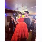 Yeşim Ceren Bozoğlu Instagram - Küçük bir prömiyer hikayesi..(Büyük (!) sürpriz sonlu, bayaa 🤣💃🏻) @kurbaganinanatomisi1