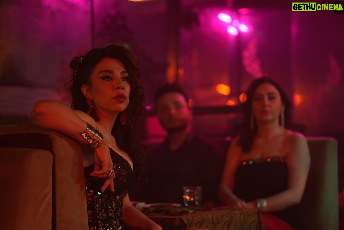 Yeşim Ceren Bozoğlu Instagram - Bu gece Arzu ile tanışmak ister misiniz? @ghbgdizi @bkmonline @showtv
