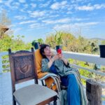 Yeşim Ceren Bozoğlu Instagram – Stolen sunday.. 🌸🏝️🙏🏻

(Resimdeki gizli 🐈‍⬛ yi bulunuz bulabilirseniz.. 😂)