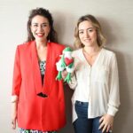 Yeşim Ceren Bozoğlu Instagram - Bize gönül gerek dedik; fena mı ettik?🥰👻😇 @kurbaganinanatomisi1 ni, aşkı ve ilişkileri konuştuk; buyursunlar 📣🙋🏻‍♀️ 📰 Repost from @cansuaydn • Yeşim Ceren Bozoğlu ile 19 yıl sonra tiyatroya döndüğü tek kişilik oyunu “Bir Kurbağanın Anatomisi” vesilesiyle buluştuk. Hem oyundan, hem aşktan, hem de güzellik sırlarından konuştuk. 🥰 #hurriyet #kelebek https://www.hurriyet.com.tr